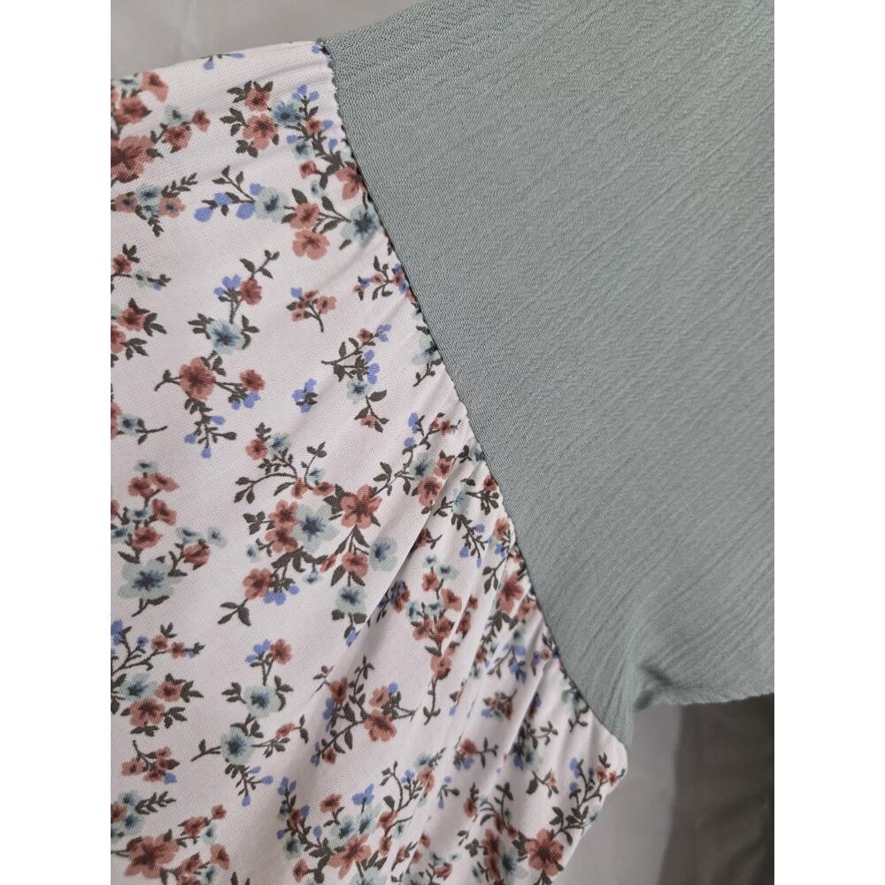 NWT Midi Crinkle Dress Sz Sm Green Boho-Chic Floral Flutter Sleeve Cottagecore - Picture 9 of 9